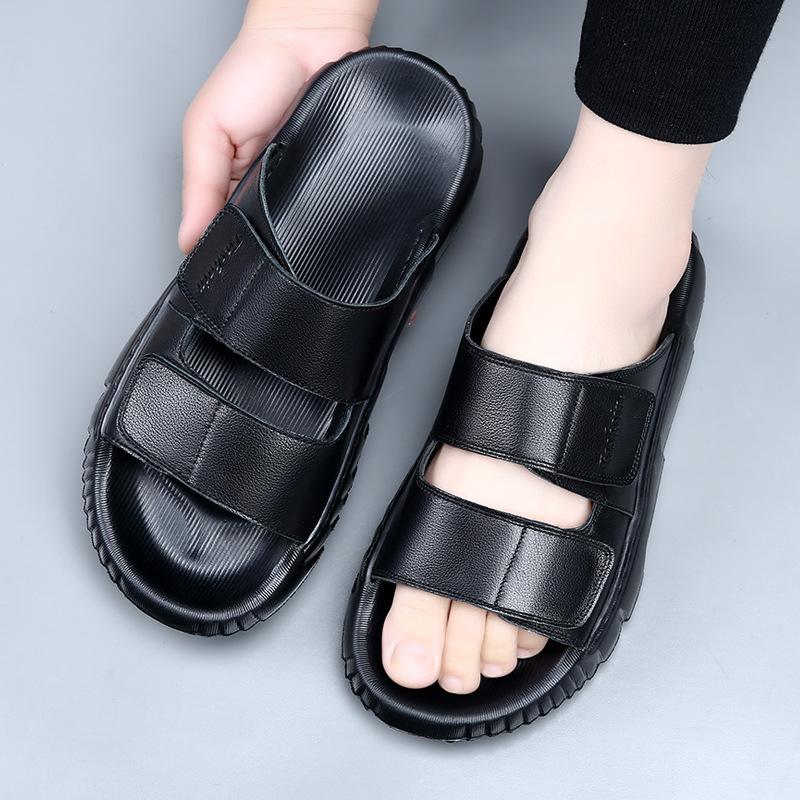Sommer Neue Designer-Lederslipper für Herren Mode Lässig Schwarz Outdoor Strandschuhe Männlich Sport Hochwertige Herren Slipper