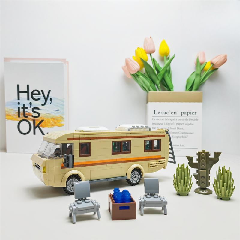 Non-Toxic Popular Green Light Bus Building Blocks Shark Assembly Toys Simulated Sports Car Decoration Ornaments Collection Gifts