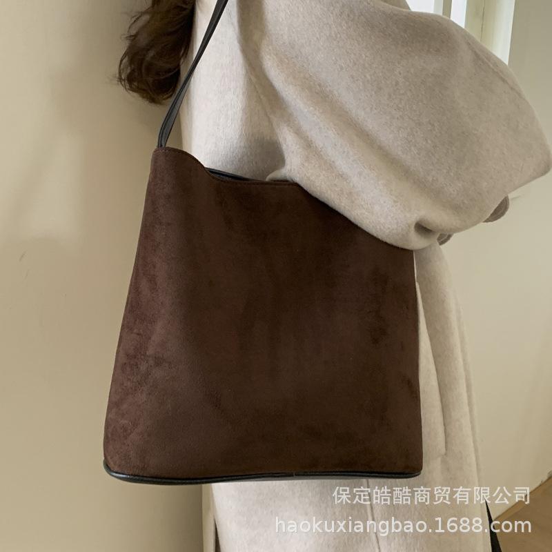 Suede bag women's 2025 new trendy autumn and winter messenger bucket bag shoulder bag large-capacity commuter tote bag
