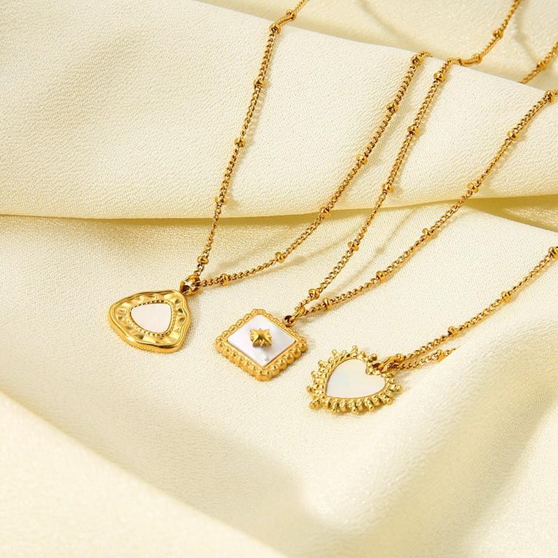Ins Light Luxury Peach Heart White Fritillary Pendant Necklace Women's Stainless Steel Geometric Plated 11k Gold Niche Waterproof Jewelry