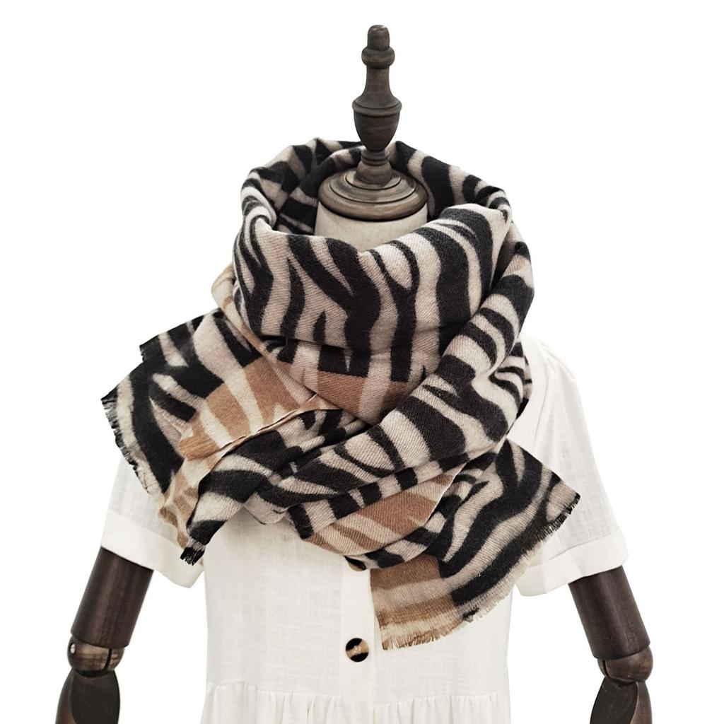 New Autumn and Winter Fashion Imitation Cashmere Scarf for Women, Classic Leopard Print Long Thickened Warm Shawl