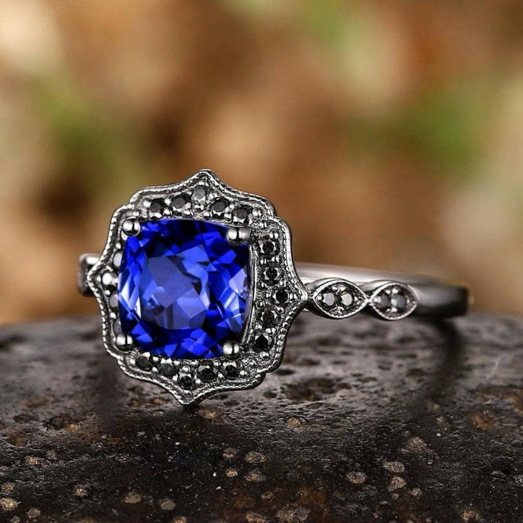 Bague de luxe 2025 Nouvelle Ins Rétro Européenne et Américaine Gun Métal Noir, Bijou Tendance Incrusté de Zircon Bleu pour Femmes