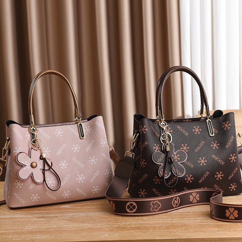 Autumn and winter messenger bag handbag women's bag new fashion women's bag shoulder bag versatile soft leather bag women