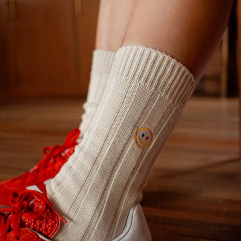 SNOOZY Smile Embroidered Knit Socks - Beige