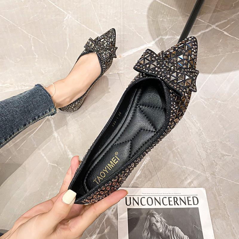 French pointed single shoes women's 2025 new shallow mouth rhinestone flat bottom soft sole four seasons butterfly flower ladyshoes temperament boat