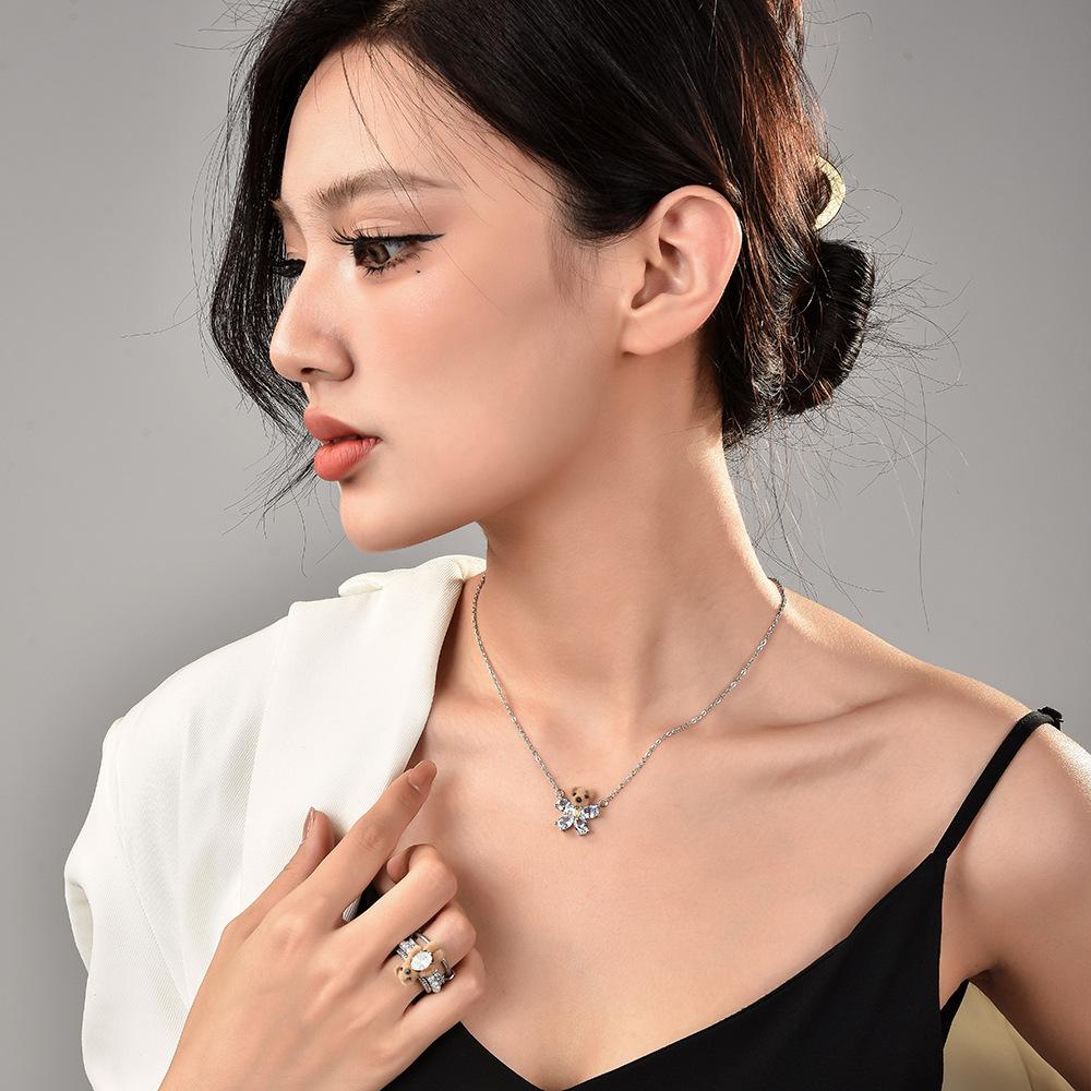 Bear Highend Velvet Necklace And Ring Set With Sparkling Gemstone Details Ladies For