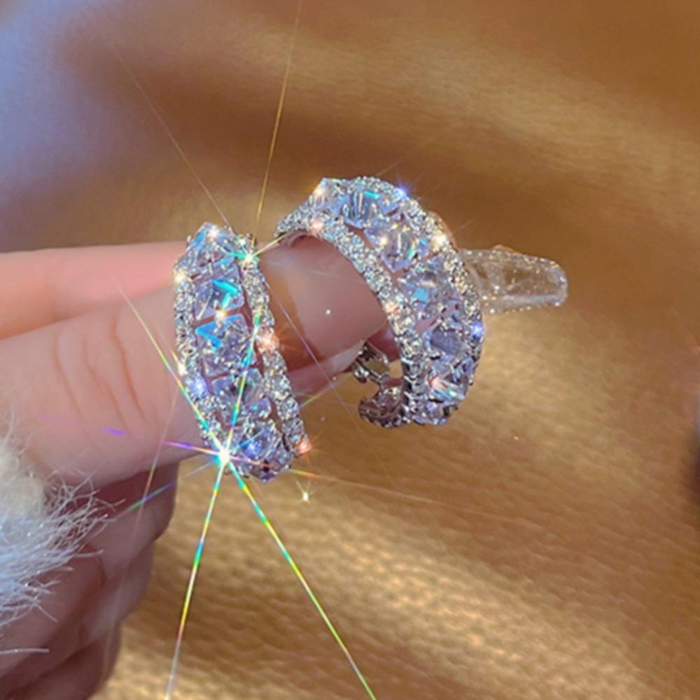 

Zircon Geometric C Earrings