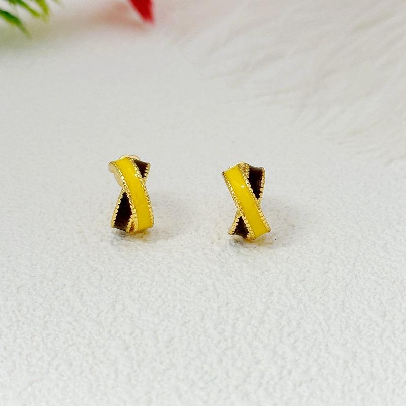

Simple Light Luxury Atmosphere Cross Contrast Color Drop Glaze C Word Stud Earrings Premium Feeling Earrings