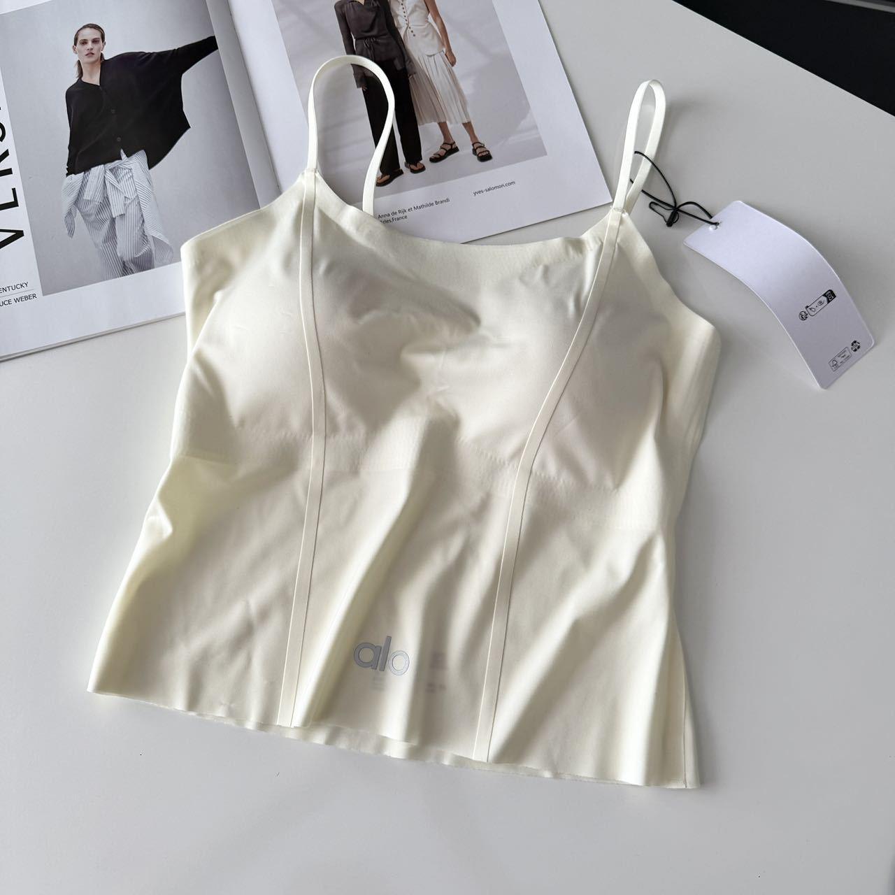 

26 Summer Seamless Slimming Tank Top with Built-in Bra Pads - Fashionable Camisole for Women L білий