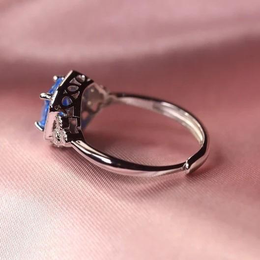 Gorgeous Women Finger Rings Graceful Female Party Accessories Full Bling Iced Out Unique Blue Color Cubic Zirconia Ring