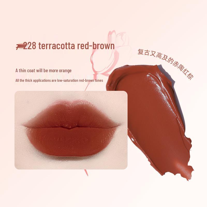 Novo Soft Powder Mist Marshmallow Lip Cream: Light, smooth texture with subtle color payoff, enhances skin brightness, and perfect for students.