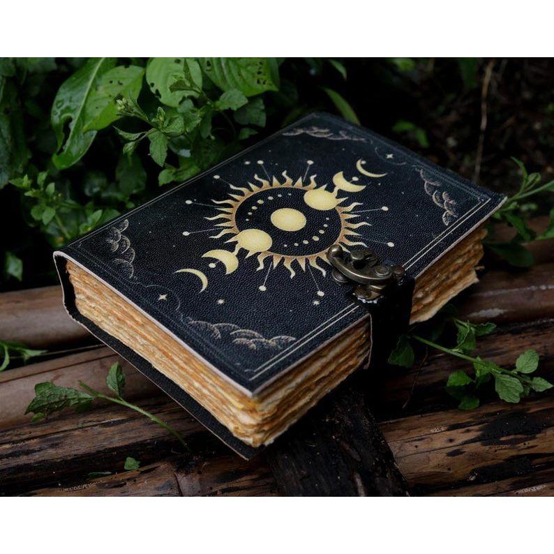 

Кожаный блокнот Sun Moon для мужчин и женщин, 200 страниц антикварной бумаги ручной работы с неровным краем, винтажный скетчбук для путешествий 7 x 5 in