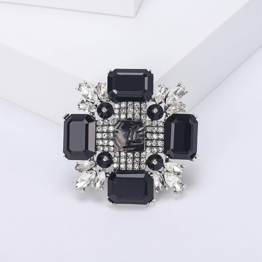 Elegant European-American Alloy Glass Square Brooch: Fashionable Women's Shawl Pin