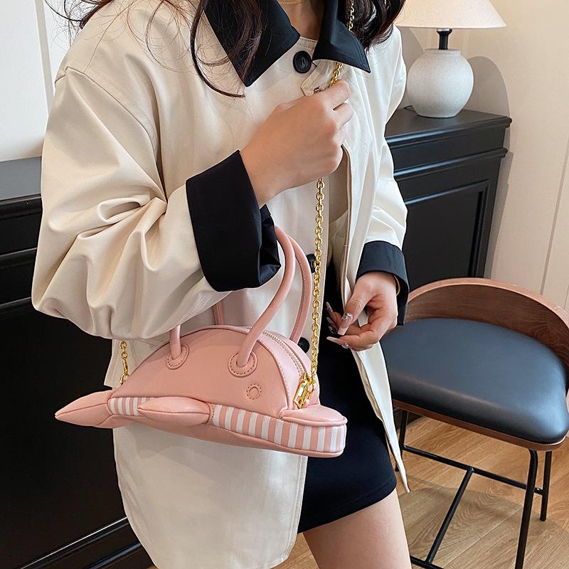 Personalized and creative small bag 2025 new Japanese cartoon girl cute dolphin shape shoulder portable messenger bag