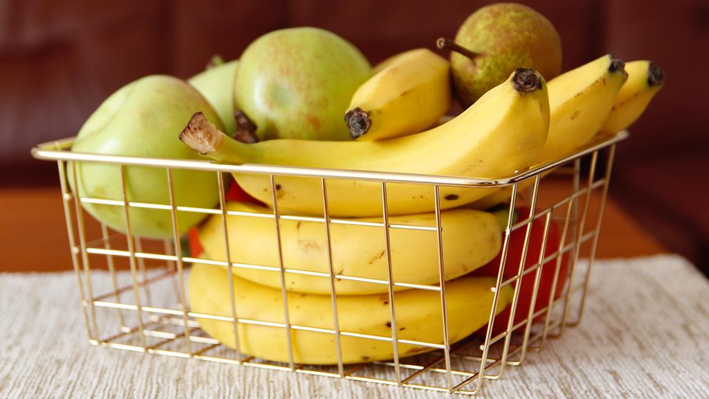 GOLDEN WIRE METAL FRUIT BASKET, DECORATIVE