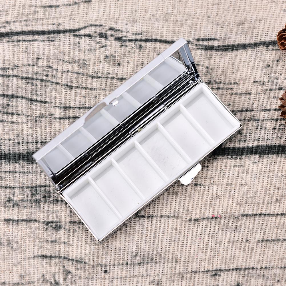 1 peça Caixa de Pílulas Estojo Divisor Organizador de Armazenamento de Comprimidos Essencial de Viagem para Medicamentos Caixa Contêiner de Pílulas de Metal Acessórios 12 Estilos