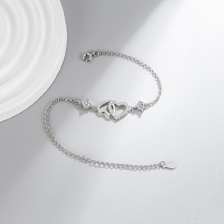 Heart Shaped Copper Bracelet with Zircon Fashionable Wristcchain Comfort Fit Jewelry Perfect For Office Wear or Parties