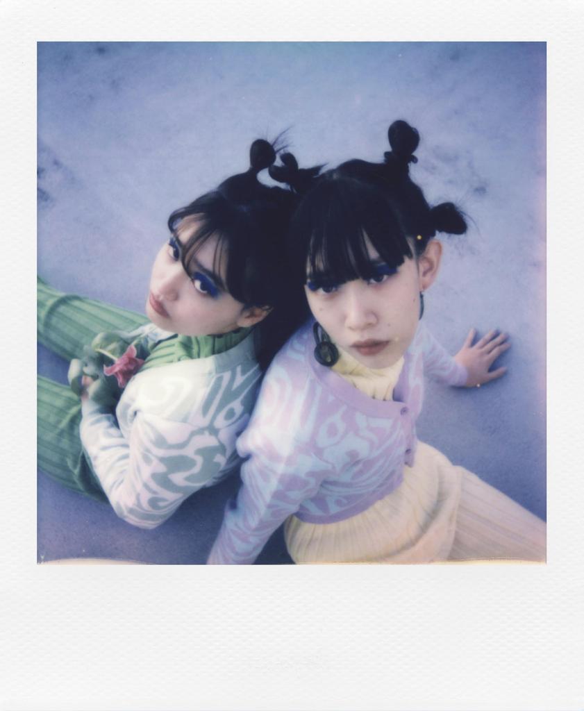 POLAROID 3. Generation Sofortbildkamera Film Bundle Bluetooth App gesteuert Weiße Kamera 16 Farbfotos Now+ I-Type + - Now+ + (6563)