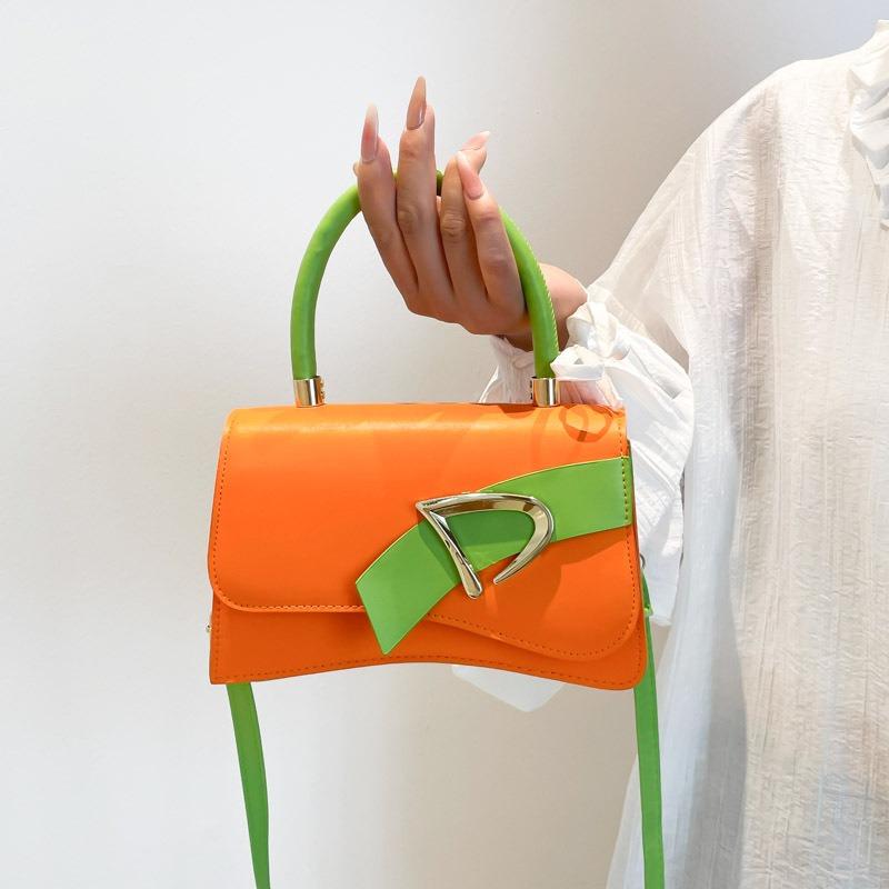 Retro Texture Small Square Bag New Fashion Flip Shoulder Bag Solid Color Portable Messenger Bag Tide