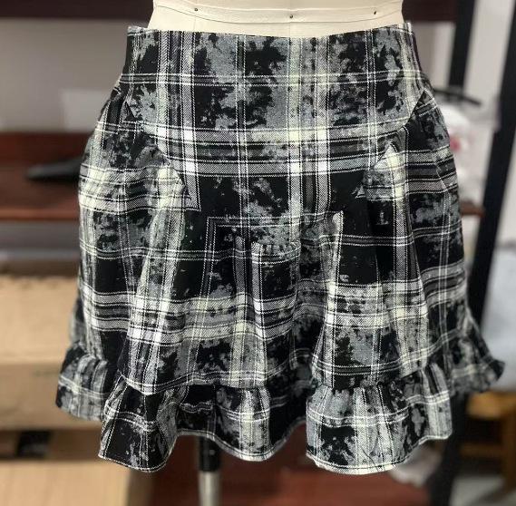 Set Cămașă cu Guler Turn-Down Europeană și Americană Cross-Border Primăvară/Vară 2025 și Mini-fustă cu Volane la Tiv