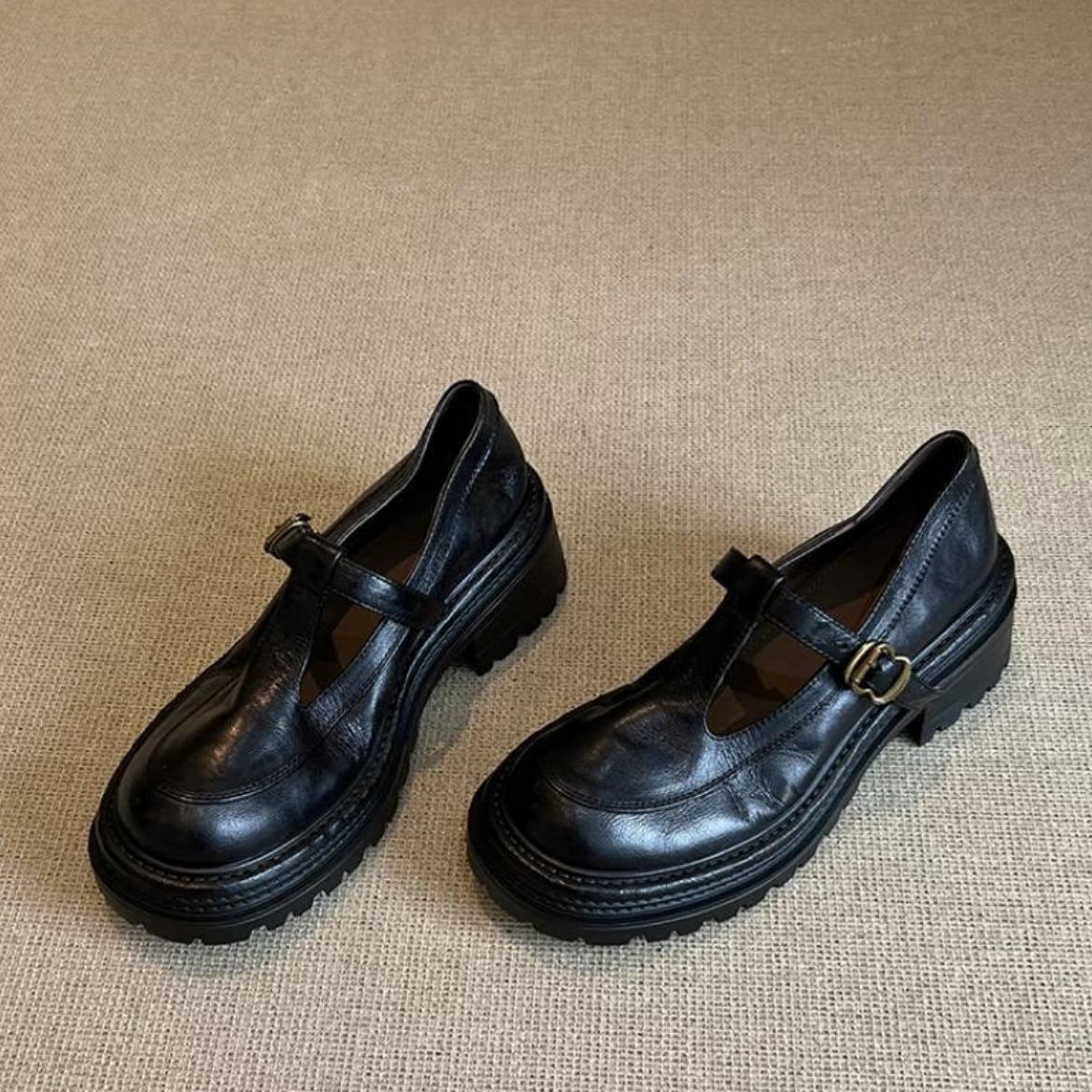 

Британский стиль универсальные на толстой подошве на толстом каблуке маленькие кожаные туфли женские 2025 новые ретро круглый носок Т-пряжка с открытым подъемом лоферы 40 чёрный