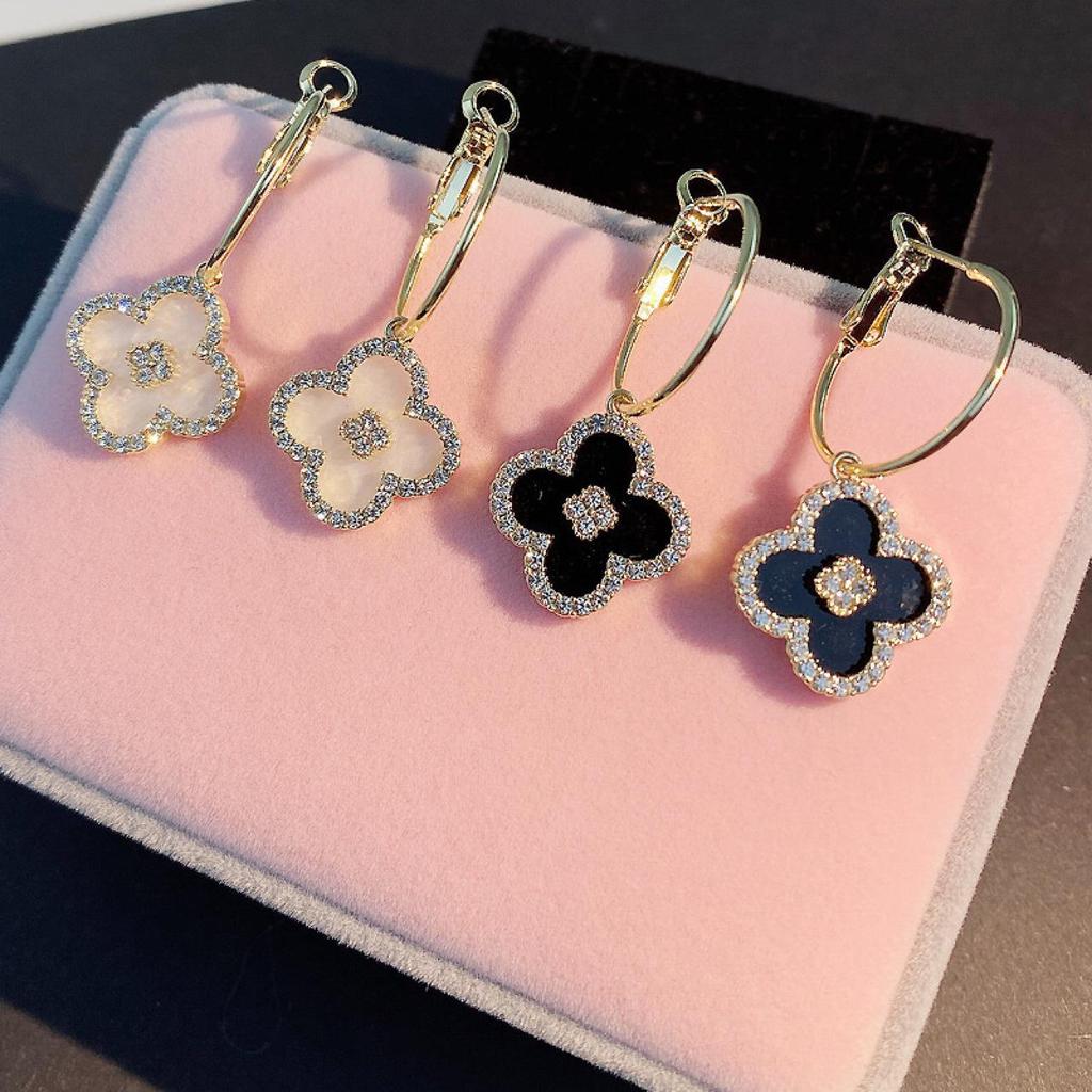 Dame Svart & Hvit Firkløver Øredobber - Fransk Mote, 925 Sølvnål, Geometrisk Design