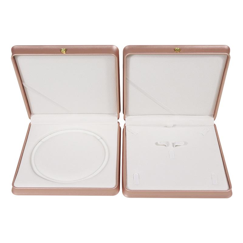 Elegant Pearl Necklace and Jewelry Gift Box Set with Rounded Crown Design