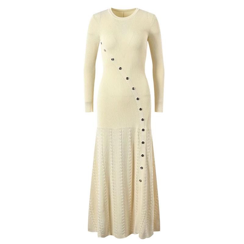 

Элегантное французское трикотажное платье-свитер с диагональной застежкой на пуговицы, приталенным силуэтом, круглым вырезом и длинными рукавами Medium абрикосовый