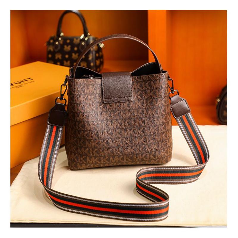 Eather Handbags European and American Fashion Temperament Handbags Large-capacity Color-blocking One-shoulder Messenger Bag main image 0