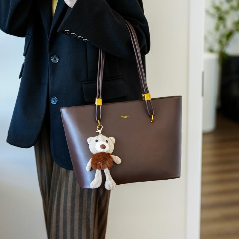 Retro Style Large Capacity Tote Bag Soft Faux Leather Shoulder Handbag with Zipper Closure for Daily Commute