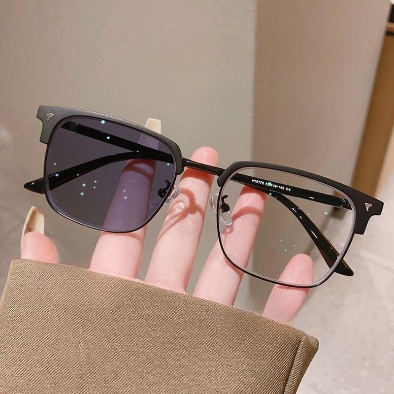 

Half Frame Photochromic Glasses, Square Metal Frame, Men s and Women s Anti Blue Light Glasses чёрный