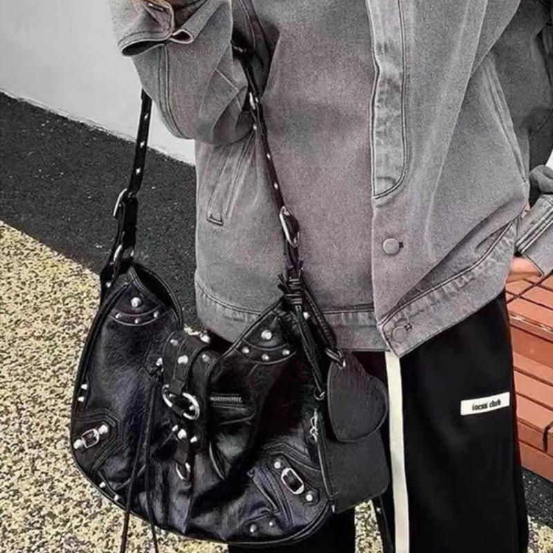 Large-capacity Commuter Underarm Bag, Stylish Motorcycle Bag, Riveted Single-shoulder Crossbody Women's Bag
