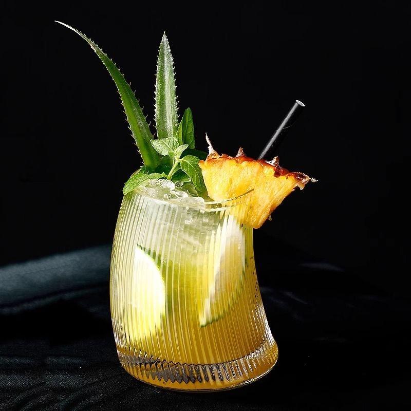 

Стеклянная кружка в форме полумесяца – креативная прозрачная кружка для сока, молока, пива и холодных напитков A 10x7cm жёлтый