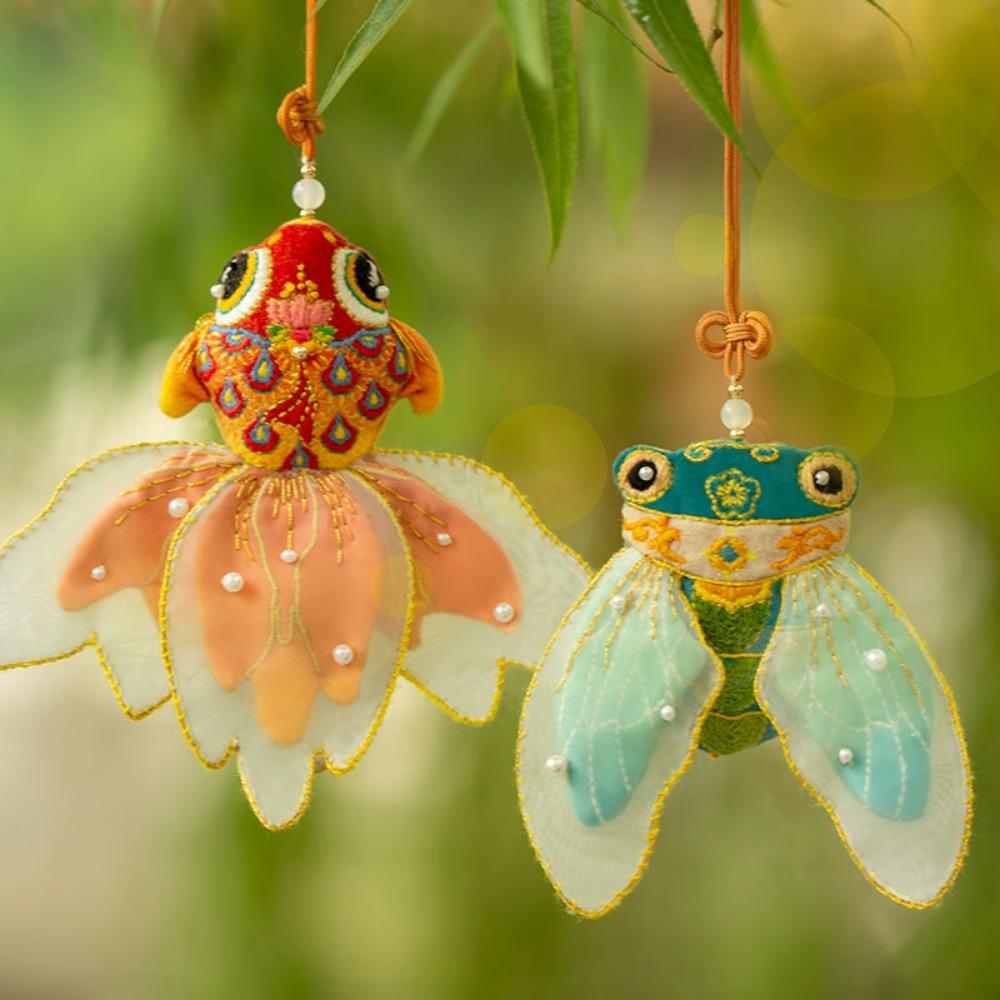 Koi Barış Maskotu, İşlemeli El Yapımı, Kendin Yap Malzeme Paketi, Altın Cırcır Böceği Tütsü Kesesi, El Tipi Kolye, Şanslı Hediye Kesesi