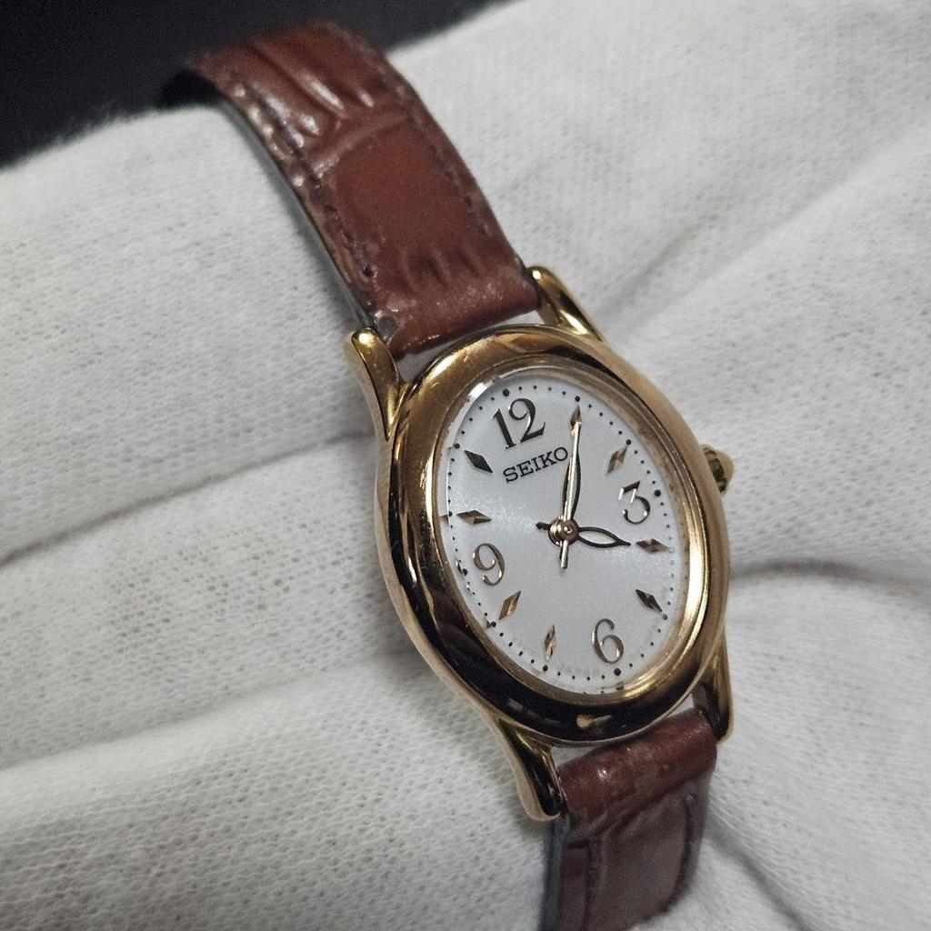 [USED] SEIKO Women's Watch SOLAR Gold Silver