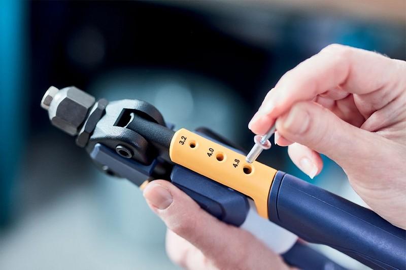 Two-Hand Riveter Rp100 Multi Heavy Duty & Press Less - L-R5001488