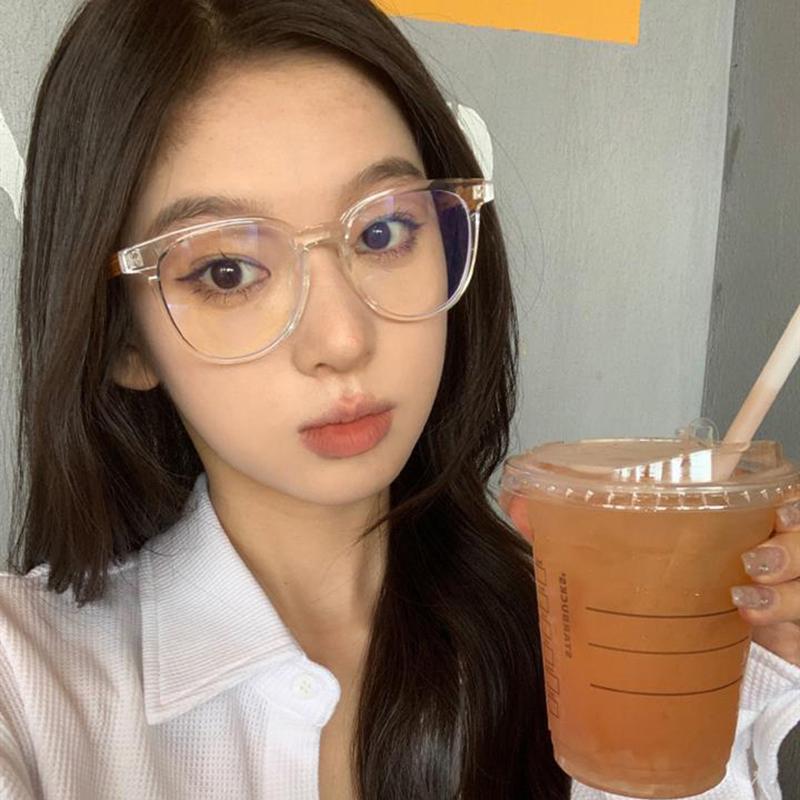 Fashion Square Glasses Plain Glasses Full Frame Glasses for Women Round Wooden Style Optical Glasses Female Eyeglasses Lenses