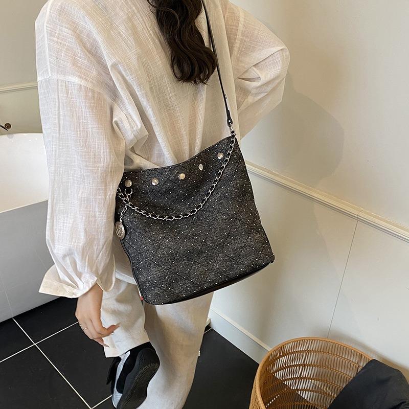 Large Capacity Denim Bag New Women's Bucket Bag Commuter Shoulder Bag Fashion Chain Handbag