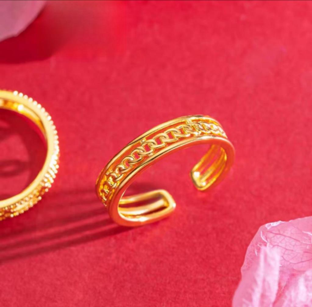 Sweet And Fresh Adjustable Open Ring In Eyecatching Interlocking Brass Gold Plating For Women