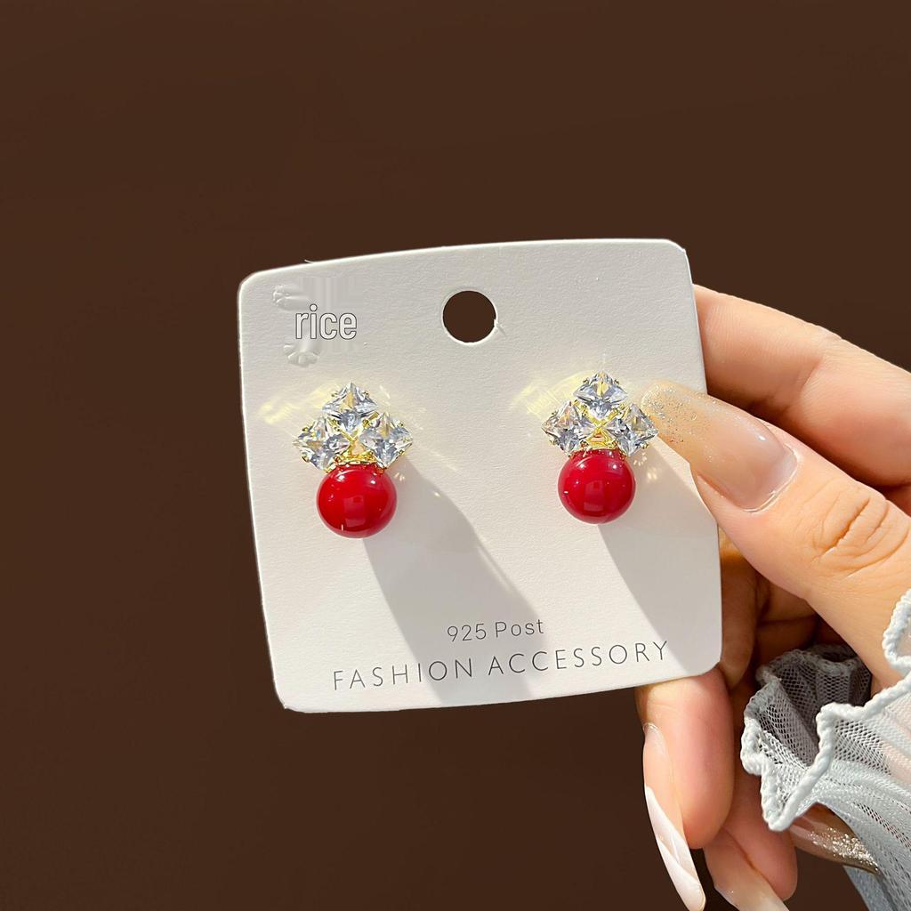Natural Silver Needle Red Tassel Heart & Pearl Earrings for Women - Face-Slimming, Fashionable Wedding Jewelry
