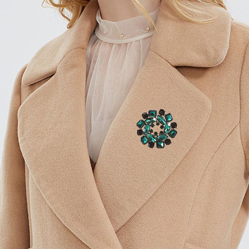 Temperament  Flower Brooches For Women Clothing Coat Jewelry Accessries