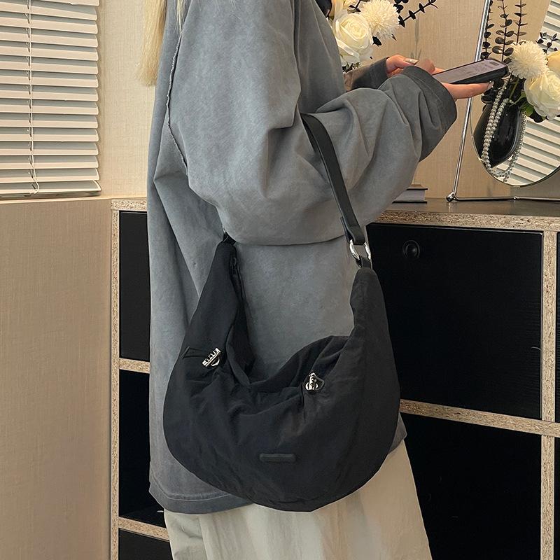 Retro literary and artistic lazy wind lady pleated drawstring casual shoulder bag dumpling bag