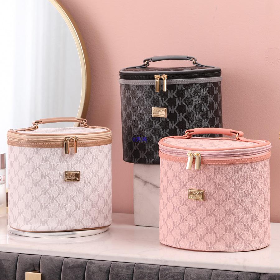 Women's Large Capacity 3D Portable Cosmetic Bag - 2024 Handheld Case