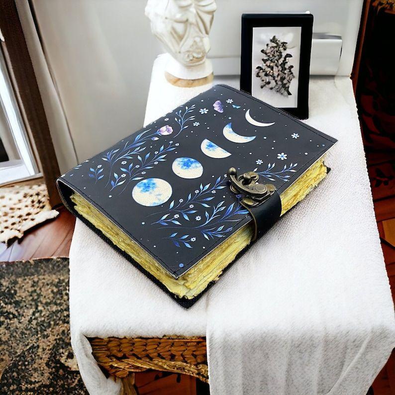 

Moon Phase Vintage Leather Journal for Men & Women 200 Pages of Antique Handmade Deckle Edge Paper, Christmas Gift Custom gifts 7 x 5 in - 100 Sheet