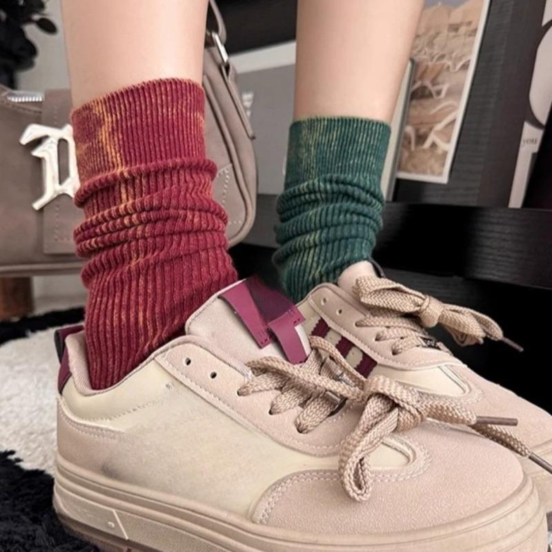 Retro Red Women's Mid-calf Socks, Sand-washed and Aged, Rustic Style Double-needle Mid-calf Socks, Men's and Women's Pile Socks