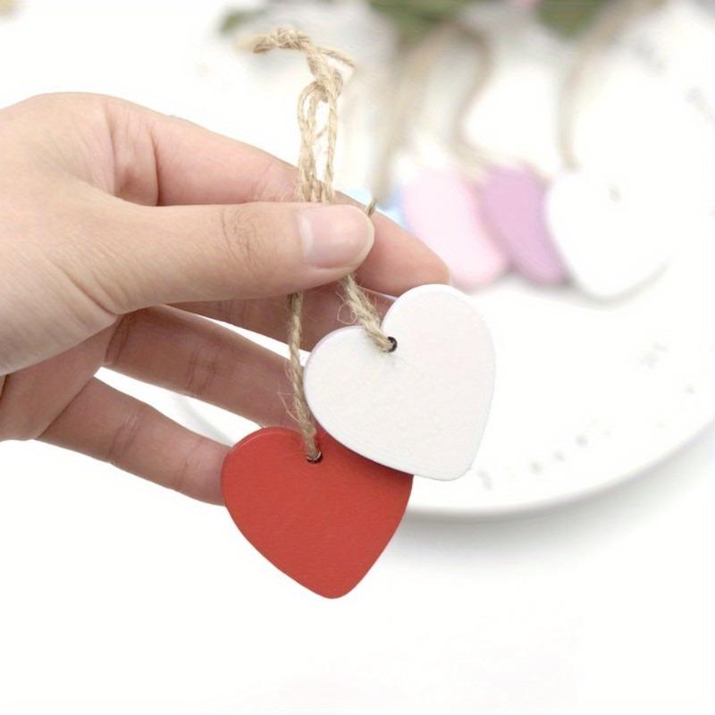 50 stk/pakke Trehjerteetiketter Hengende Håndverk DIY Treetiketter Hengende Etiketter Trehjerte Scrapbooking Håndverk Bryllupsfest Hjemmedekorasjoner