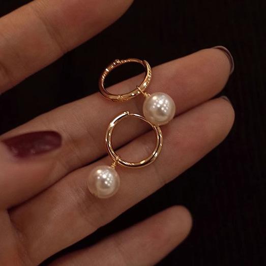 Retro Simple Senior Circle Pearl Earrings Small Exquisite Temperament Versatile Light Luxury Fashionable and Versatile Earrings