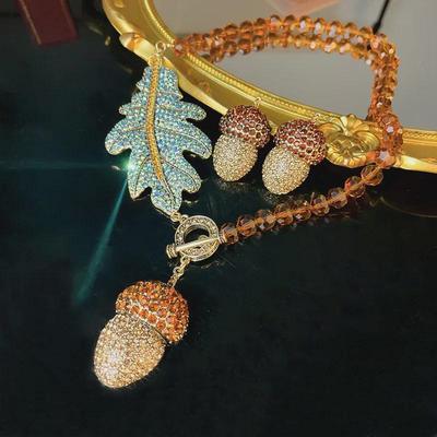 Retro Pine Cone Jewelry Set: Vintage-Inspired Diamond Earrings & Necklace