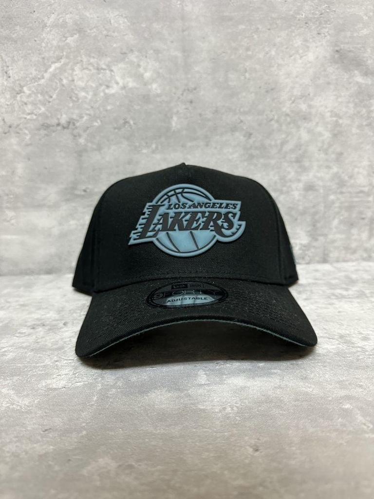 [USED] New Era Los Angeles Lakers Rubber Badge Cap