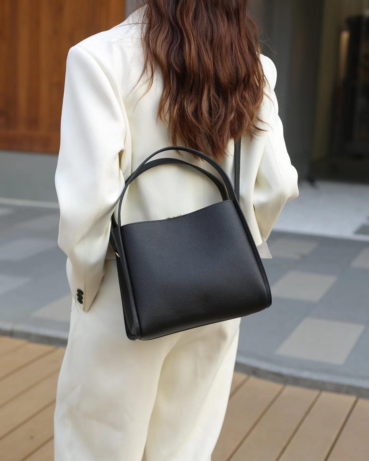 

Натуральная кожаная ручная корзина для овощей, новая модная женская сумка-ведро, темпераментная сумка через плечо из коровьей кожи Togo 26x15x21CM чёрный